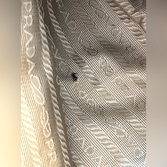 PRADA - Authentic Handbag - Cream - Picture 15 of 17